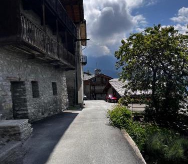 Cheverel Ski Chalet | Chalet Cheverel (AO)