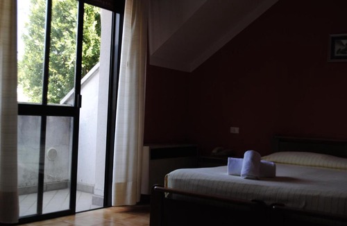 Nogarole Vicentino Hotel | Chalet Clara