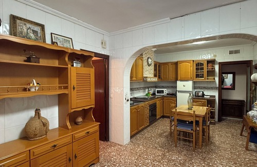 San Vicente del Raspeig Ski Chalet | Chalet close to Alicante and the beach, with large terrace for groups