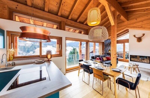 Les Gets Ski Chalet | Chalet Cocoon| Les Gets | Ski-In/Ski-Out | Jacuzzi
