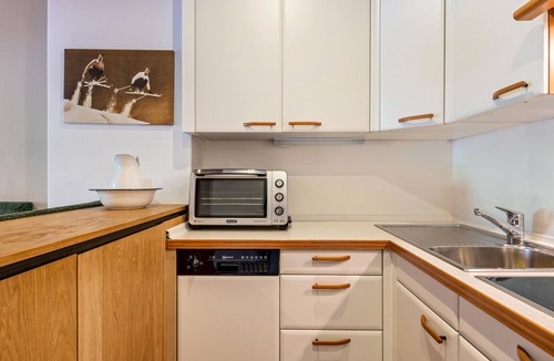 Compaccio Ski Chalet | Chalet 'Compatsch' with Mountain View, Private Terrace and Wi-Fi