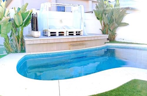 Punta Umbria House | Chalet con jardin privado y piscina para disfrutar con la familia y amigos