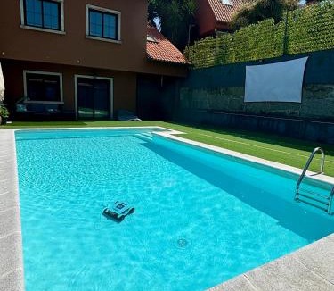 Vilagarcia de Arousa House | Chalet con piscina a 5 minutos de la playa