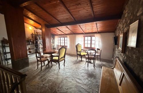 Bagnone House | Chalet Cottage