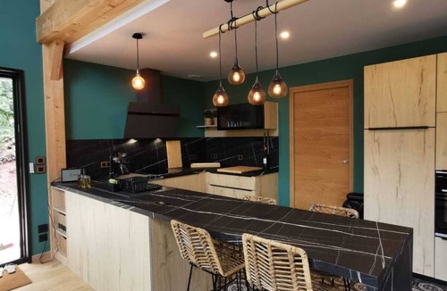 Jassat Ski Chalet | Chalet D'exception, au Cœur des Bois Avec vue sur le Château de Murol !