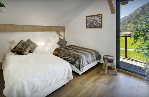 Thones Ski Chalet | Chalet de Rollon - mountain home for 9, hot tub & office - OVO Network