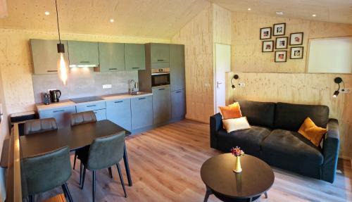 Leur Ski Chalet | Chalet de Scherpenweide, compleet landelijk gelegen huisje met optie jacuzzi