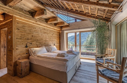 Livinallongo del Col di Lana Villa | Chalet 'Dolomites Cesa Del Louf' with Mountain View and Terrace