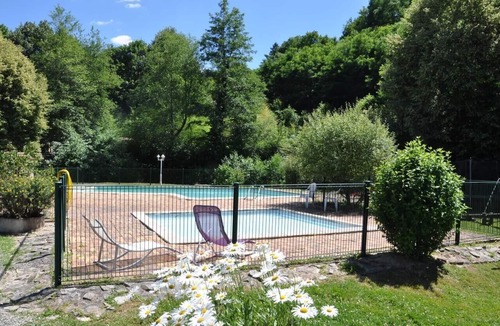 Payzac House | Chalet 'Du Moulin Du Châtain 3' with Shared Pool, Private Terrace and Shared Garden