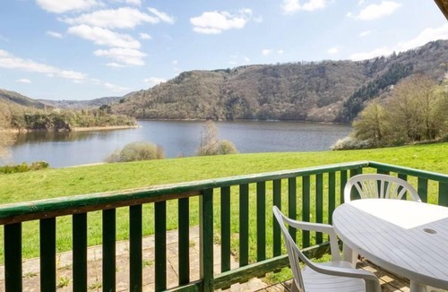 Saint-Jacques-d'Ambur Ski Chalet | Chalet En Pleine Nature! Vue Lac + Kitchenette