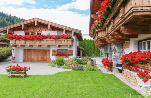 Rain Ski Chalet | Chalet Eder, Austria