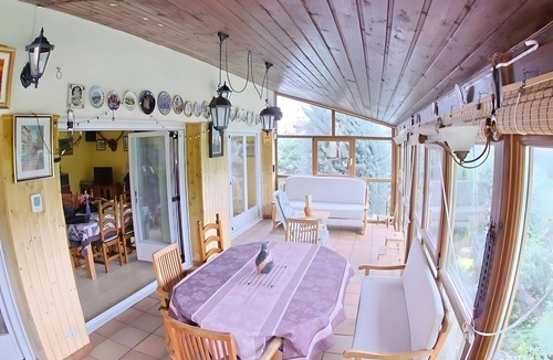 El Rasillo de Cameros Ski Chalet | Chalet 'El Cerezo Rojo' with Lake View, Wi-Fi and Air Conditioning