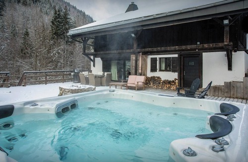 Saint-Jean-dʼAulps Ski Chalet | Chalet Fleur d'Aulps - Secluded holiday for 12 with spa - OVO Network