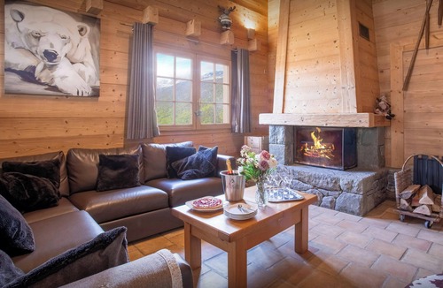Saint-Jean-de-Sixt Ski Chalet | Chalet Flocon Magique - alpine holiday for 12 with swim spa - OVO Network