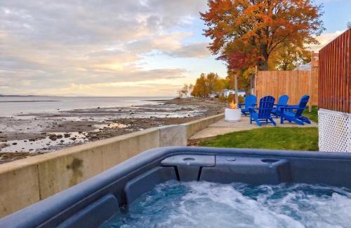 Cap-Saint-Ignace Ski Chalet | Chalet for 6 people - Waterfront - Spa - Fireplace