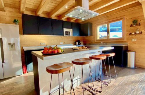 Morzine House | Chalet Gouter- Great central location with Jacuzzi