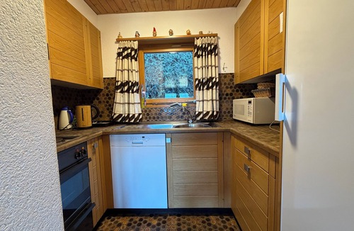 Beatenberg Apartment | Chalet Heide - Holiday apartment for 4 with fantastic alpine views in Beatenberg