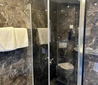 Kandersteg Hotel | Chalet Hotel Adler