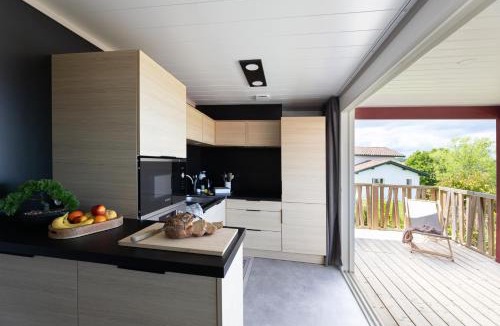 Hasparren Ski Chalet | Chalet ILUNA 2 à 6 pers chambre parentale 2sdb piscine 30 min des plages