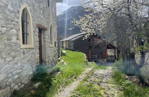 Colmars Ski Chalet | Chalet in beautiful old hamlet at the start of the most beautiful hikes