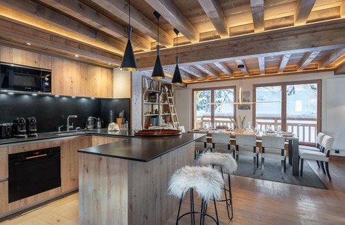 Courchevel Ski Chalet | Chalet in Courchevel Village center for 12 pax with Sauna and Wifi