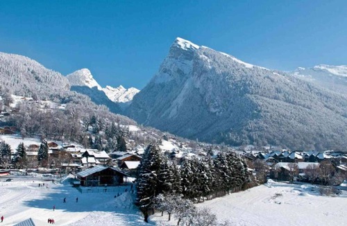 Morillon Apartment | Chalet in Morillon with Heated Pool