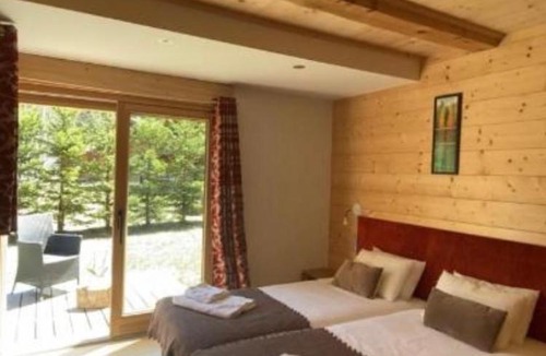 Les Praz-de-Chamonix Ski Chalet | Chalet Isabelle Mountain lodge 5 stars 6 bedroom en suite sauna spa inox