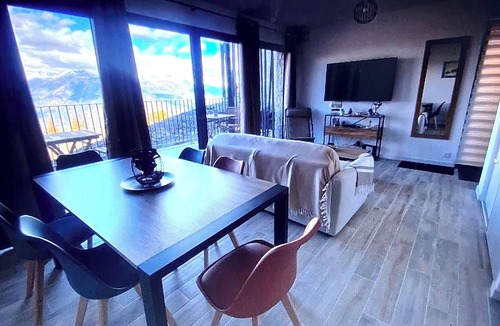 Risoul Ski Chalet | Chalet "L'Aster" 6/7pers, breathtaking view, 150m from the slopes, Risoul resort 1850