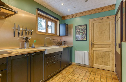 Villard-Reculas Ski Chalet | Chalet 'Le Flocon Grand 4 Étoiles' with Mountain View, Private Terrace and Wi-Fi