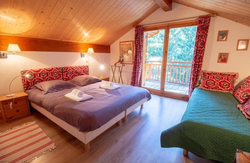 Meribel Ski Chalet | Chalet le France a beautiful detached chalet in the forest