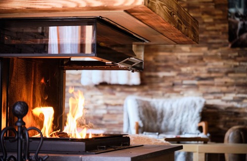 La Joue du Loup Ski Chalet | Chalet 'Le Grand Cerf' with Private Terrace and Wi-Fi