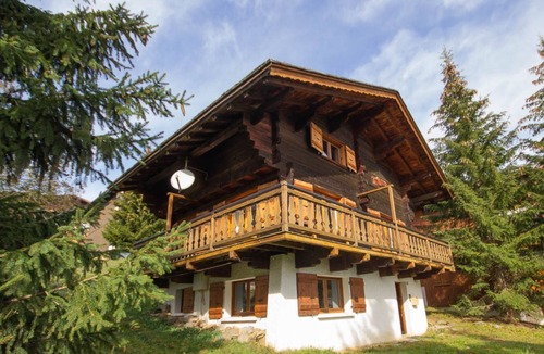 Les Saisies Ski Chalet | Chalet 'Le Grenier' with Mountain View, Private Garden and Wi-Fi