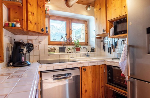 Saint-Bon-Tarentaise Ski Chalet | Chalet 'Le Persan Courchevel 10 Pl' with Mountain View and Wi-Fi