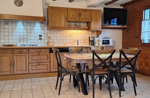 Flumet Apartment | Chalet "Les Rodhos" 150m from the FLUMET-Espace Diamant slopes