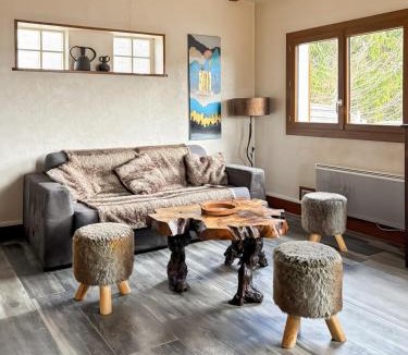 Saint-Jacques-des-Blats Ski Chalet | Chalet Lioran - Vue Plomb du Cantal - Terrasse Plein Sud - 5 pers