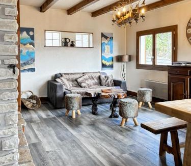 Saint-Jacques-des-Blats Ski Chalet | Chalet Lioran - Vue Plomb du Cantal - Terrasse Plein Sud - 5 pers