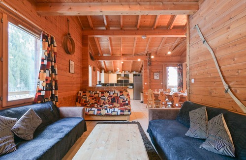 Hauteluce Ski Chalet | Chalet 'Lo Capstoa' with Mountain View, Private Terrace and Wi-Fi