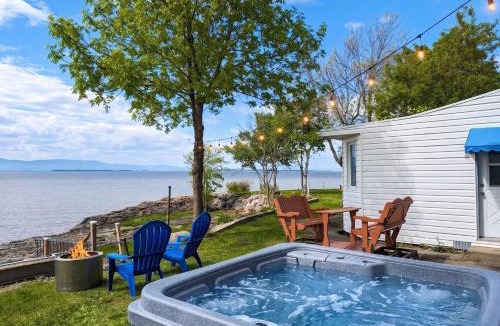 Cap-Saint-Ignace Ski Chalet | Chalet Loft #4 Waterfront with Spa, Fireplace and Wifi