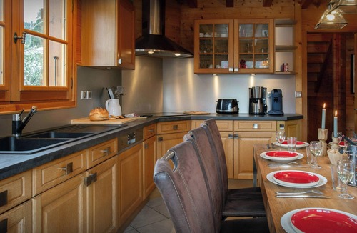 Les Granges Ski Chalet | Chalet Loisel - alpine holiday 10p with Aravis valley views - OVO Network