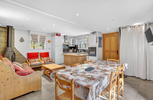 Meolans-Revel House | Chalet "Ma Bonne Etoile" with Mountain View, Private Terrace and Wi-Fi