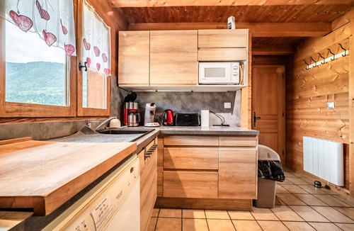 Morillon Ski Chalet | Chalet 'Marmottes' with Mountain View, Private Terrace and Wi-Fi