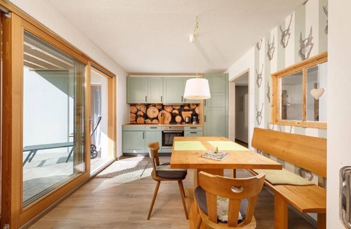 Dietringen Apartment | Chalet mit Blick auf das Wasser by Interhome