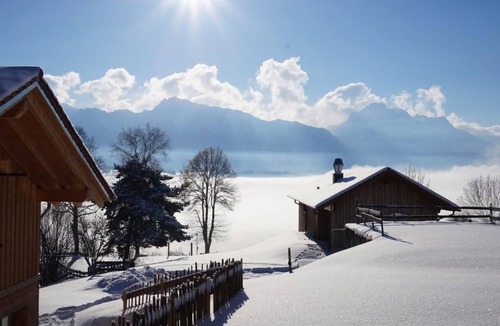 Dietringen Apartment | Chalet mit Blick auf das Wasser by Interhome