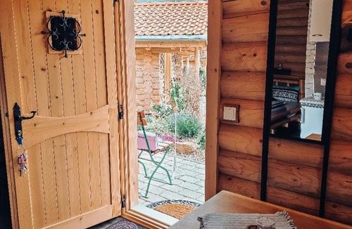 Regenhutte Apartment | Chalet mit Doppelbett und Schlafsofa