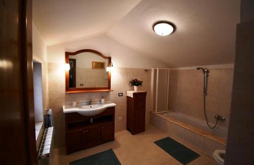 Casali del Manco Ski Chalet | Chalet Natura La terrazza sul lago
