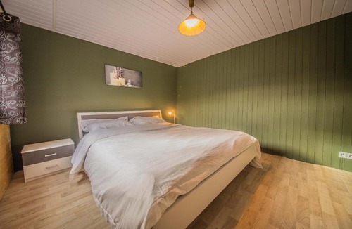 Somme-Leuze Ski Chalet | Chalet Nutons