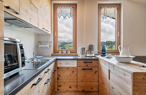 Compaccio Ski Chalet | Chalet 'Panorama' with Mountain View, Private Terrace and Wi-Fi