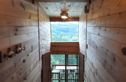 Villefranche-de-Panat Ski Chalet | Chalet perched between river and lake
