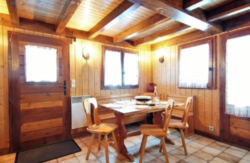 Les Houches Ski Chalet | Chalet Pierre Blanche by Interhome