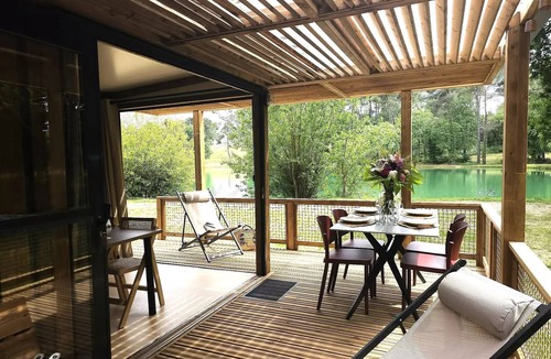 Douville Ski Chalet | Chalet Premium double exposure facing the pond 5 persons